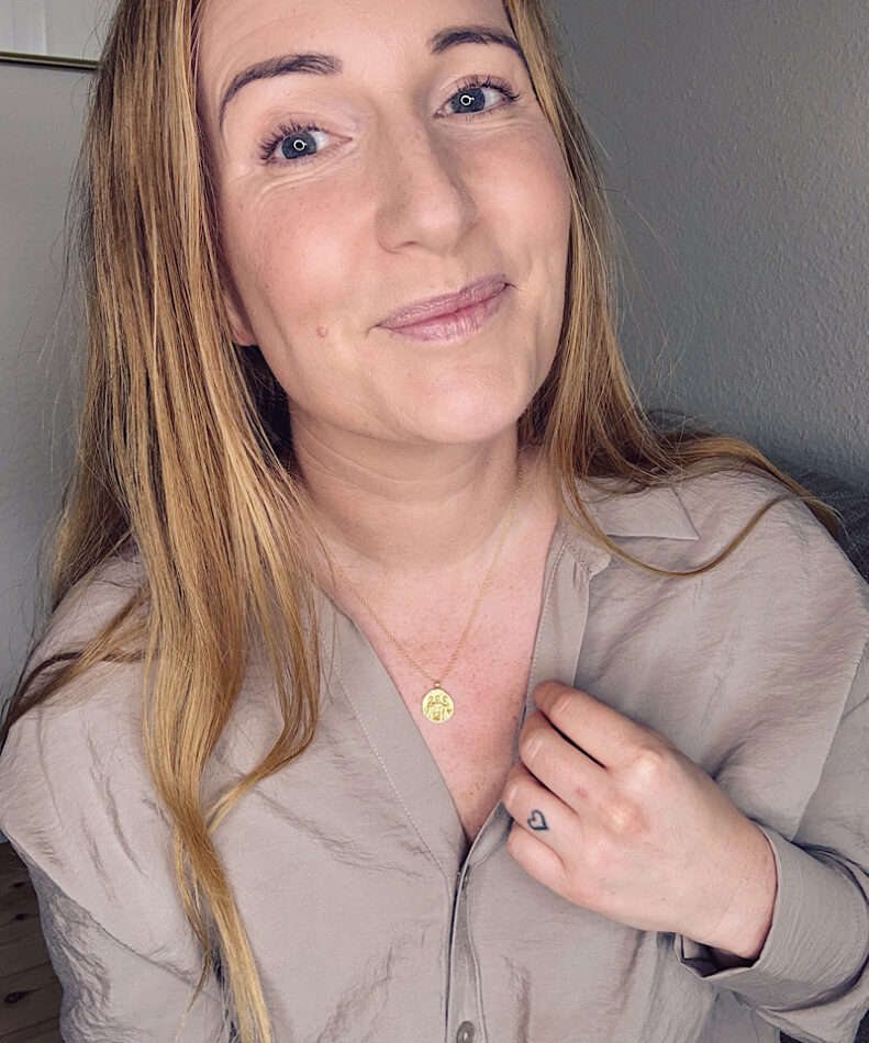 feminin energi halskæde